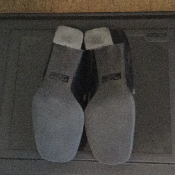 Shoes - Picture 4 of 4